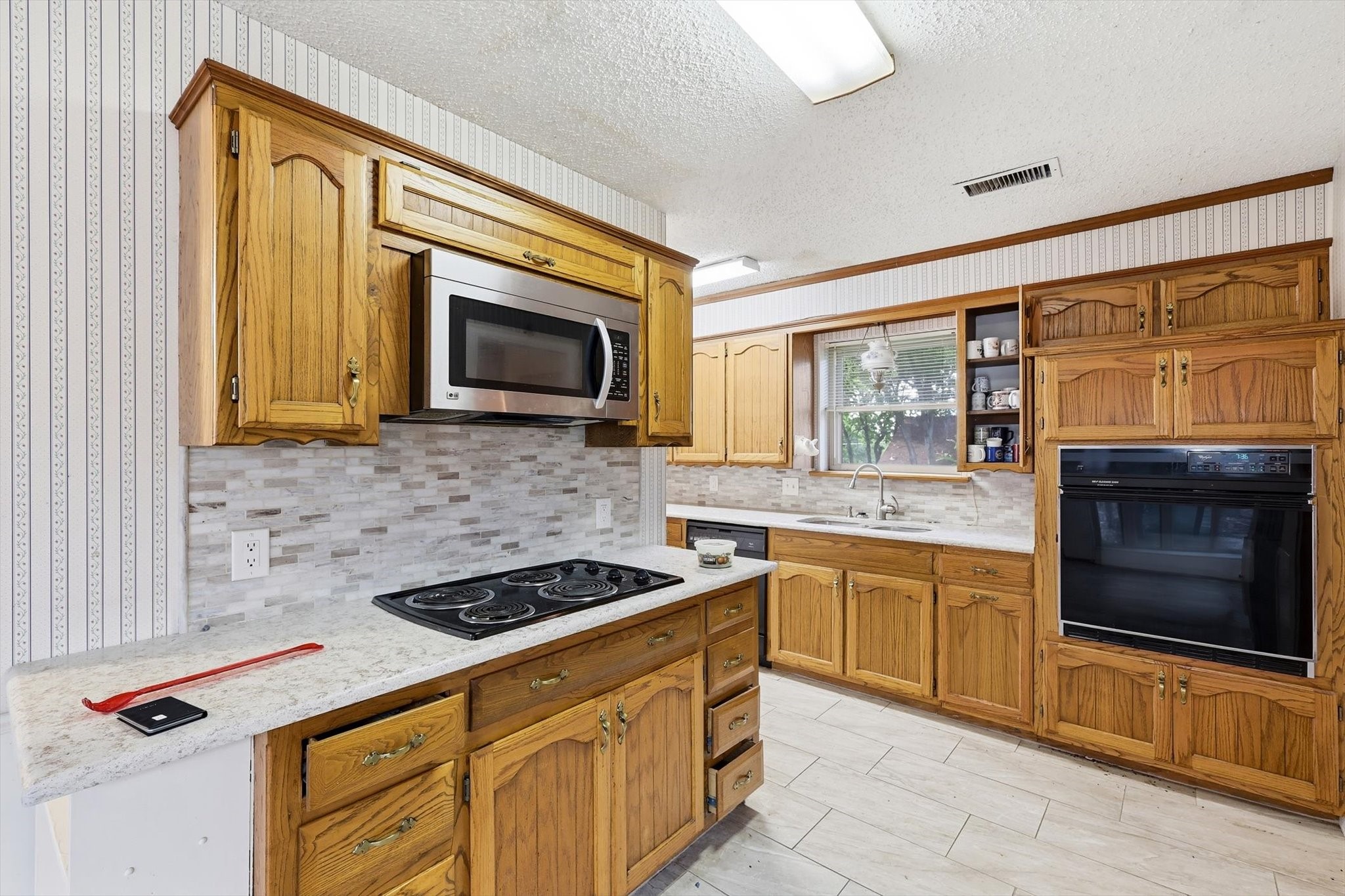 711 Tanglewood Lane Arlington TX 76012