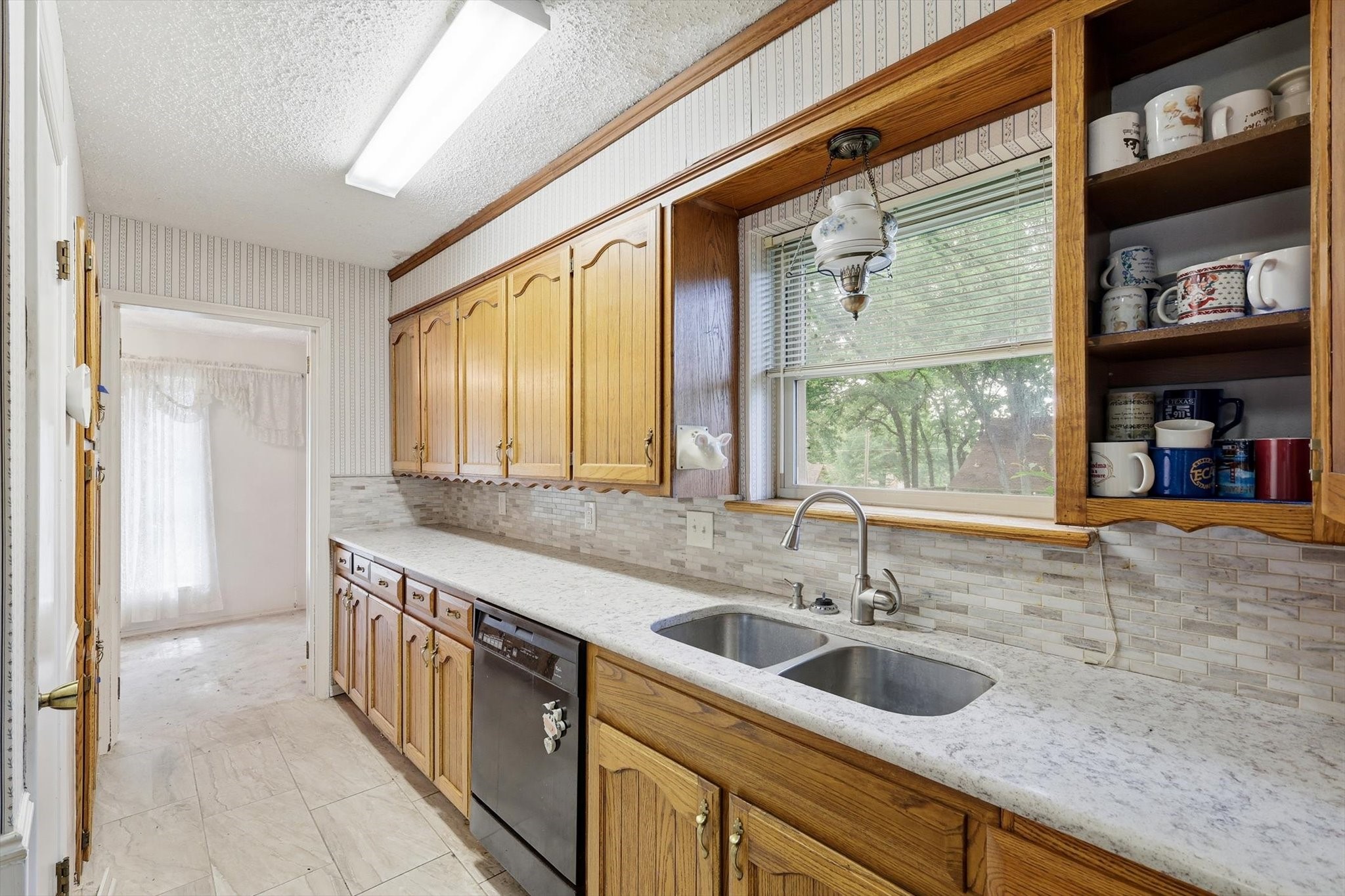 711 Tanglewood Lane Arlington TX 76012