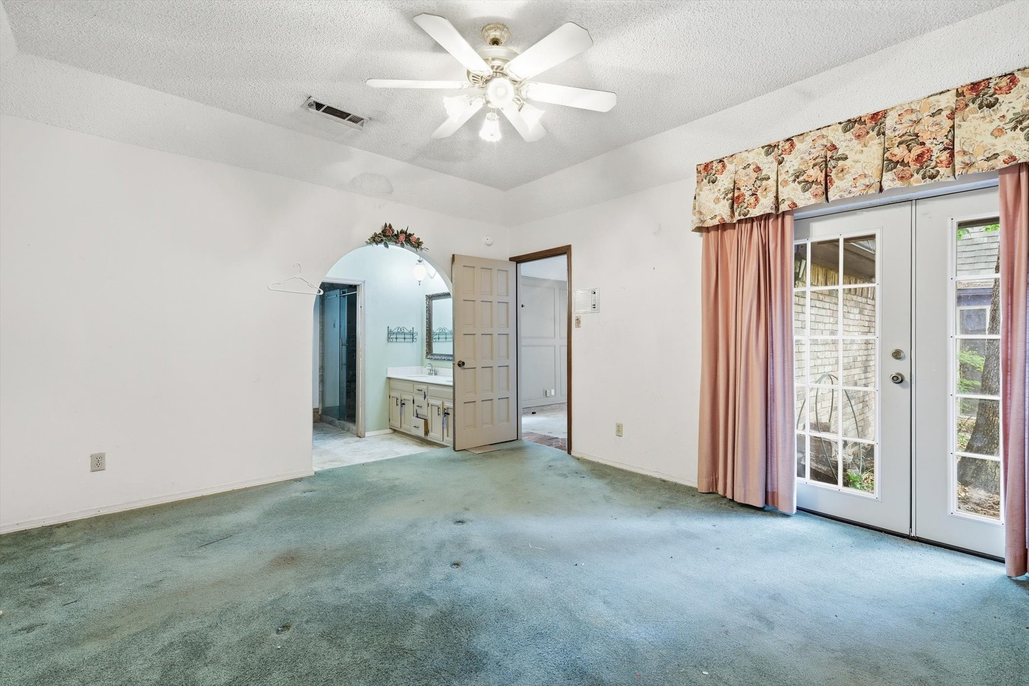 711 Tanglewood Lane Arlington TX 76012