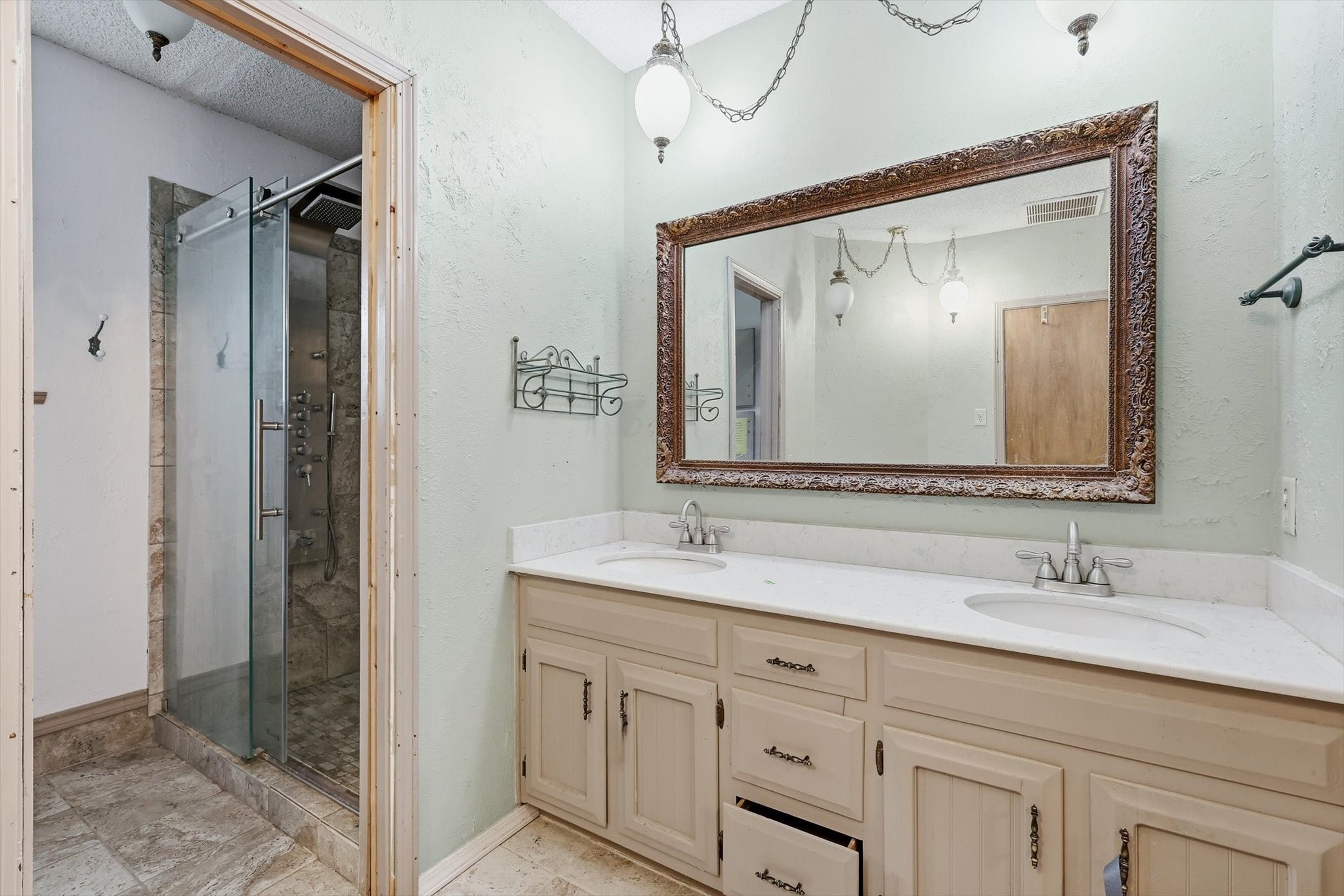 711 Tanglewood Lane Arlington TX 76012
