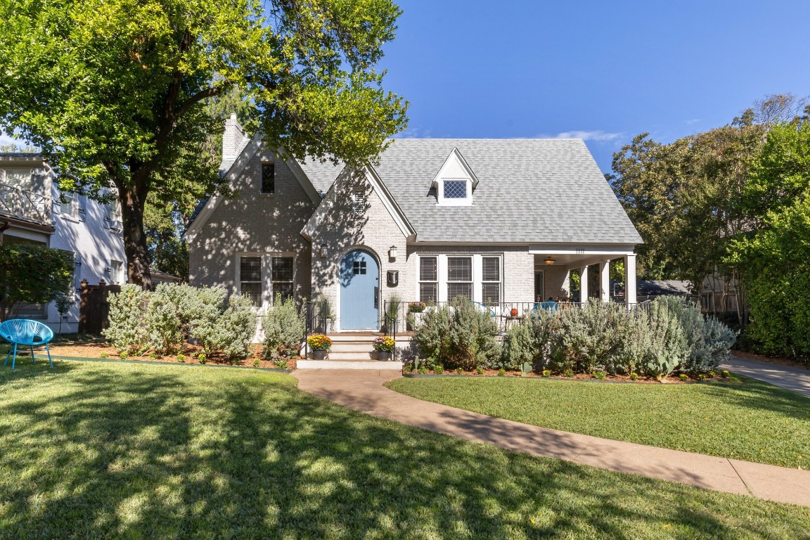 1111 S Canterbury Court Dallas TX 75208