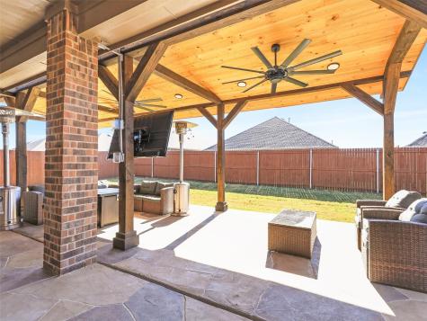 1013 Saddle Club Way Princeton TX 75407