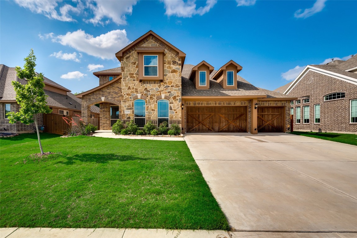 7379 Vienta Point Grand Prairie TX 75054