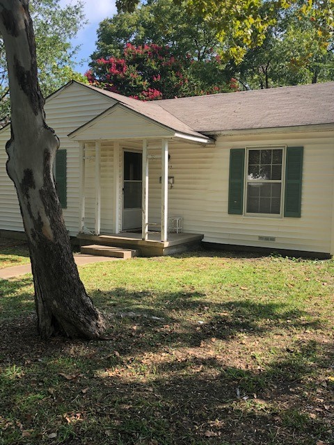 1009 N 23 1/2 Street Corsicana TX 75110