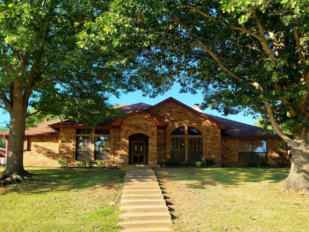 317 Coronado Drive Grand Prairie TX 75052