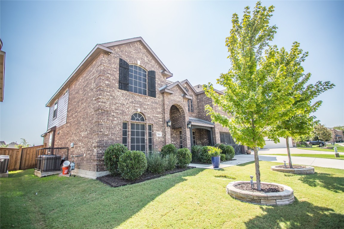 7324 Darsena Grand Prairie TX 75054