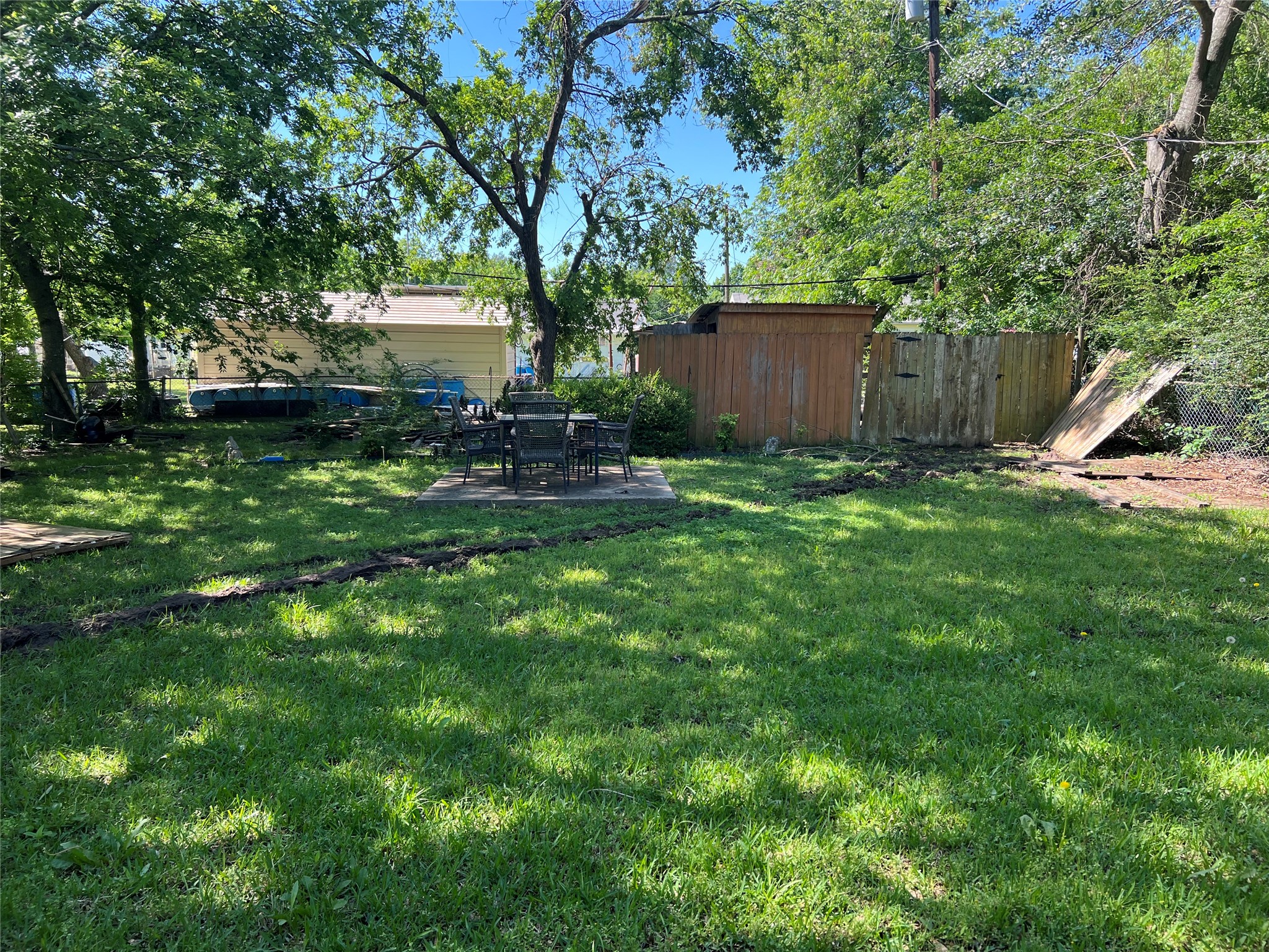 2220 E Jackson Street Paris TX 75460