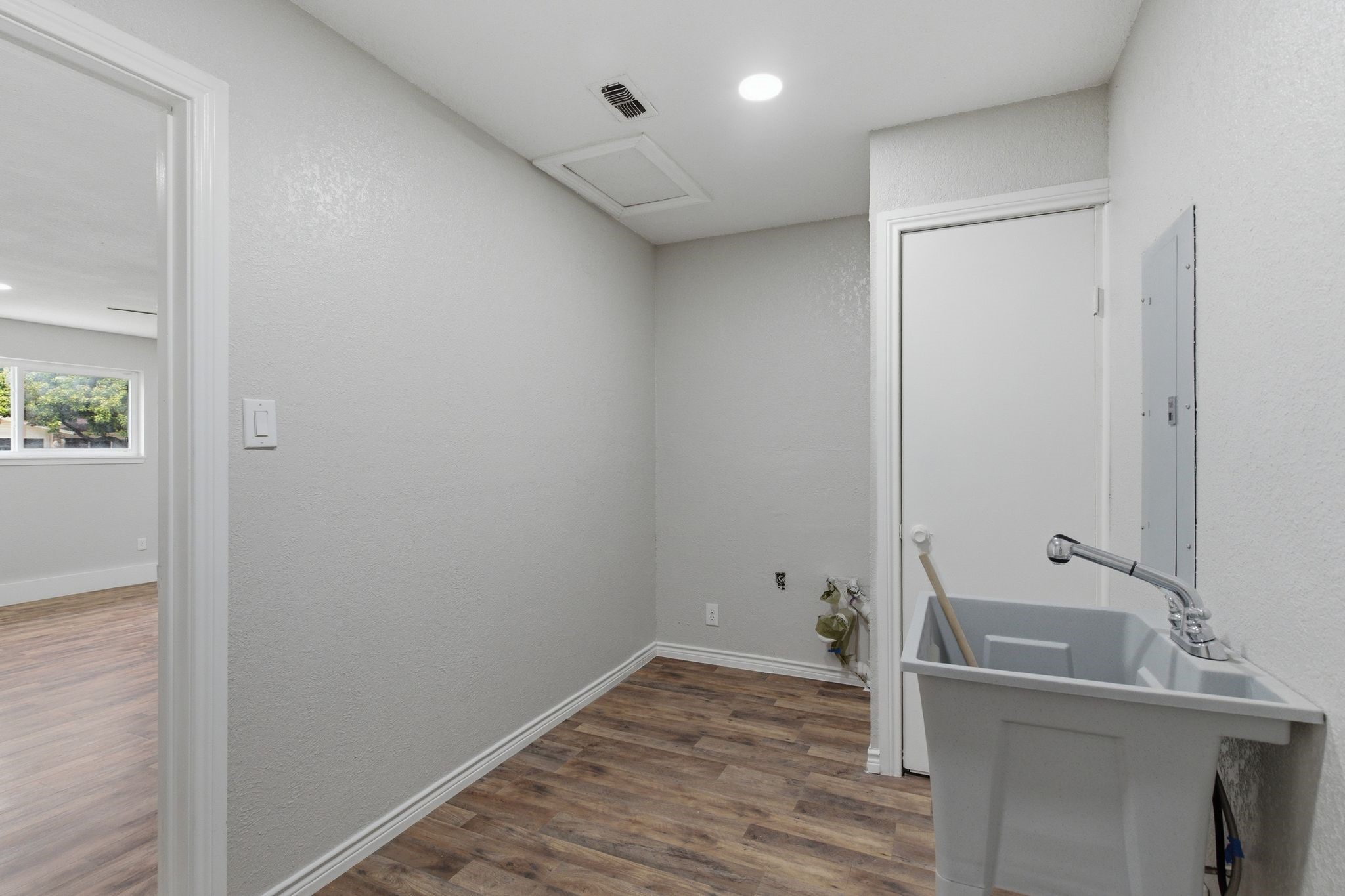 1900 Charleston Drive Bedford TX 76022
