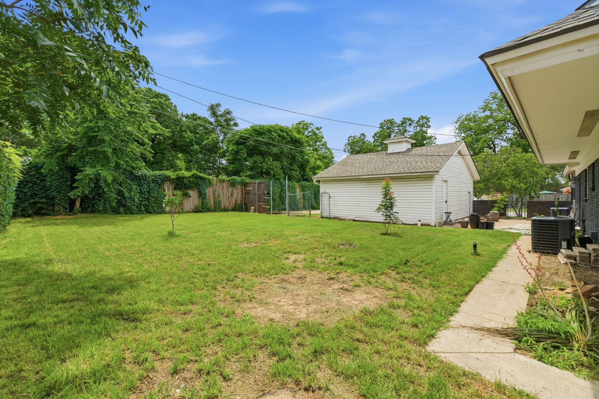 1900 Charleston Drive Bedford TX 76022
