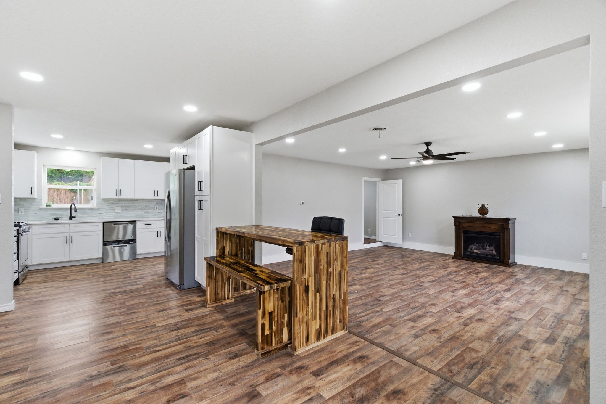1900 Charleston Drive Bedford TX 76022
