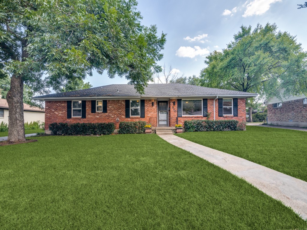 910 Worcester Lane Garland TX 75040
