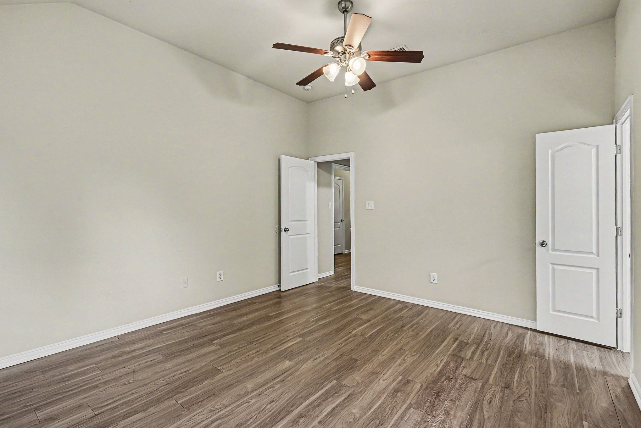 717 Oak Park Drive Azle TX 76020
