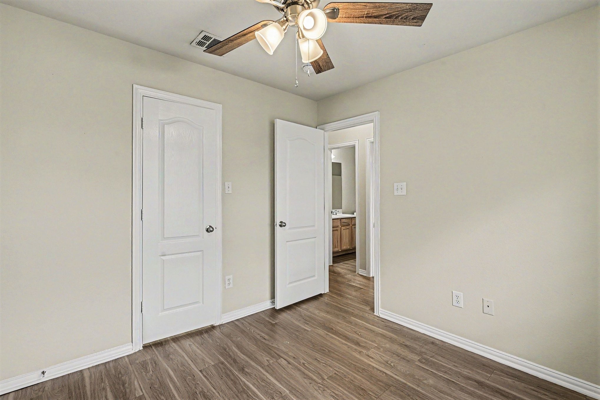 717 Oak Park Drive Azle TX 76020