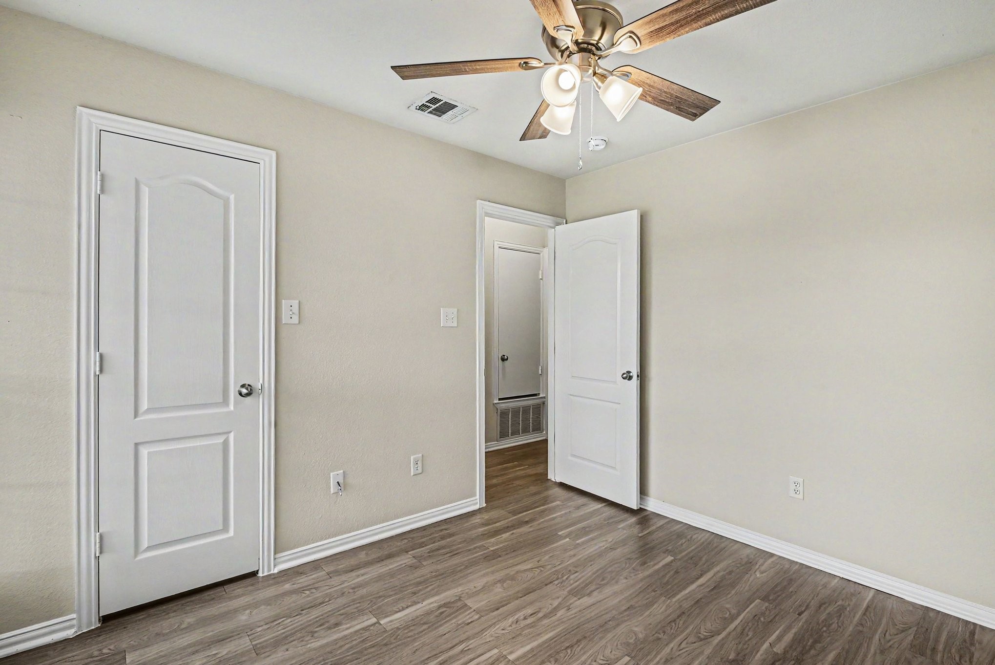 717 Oak Park Drive Azle TX 76020