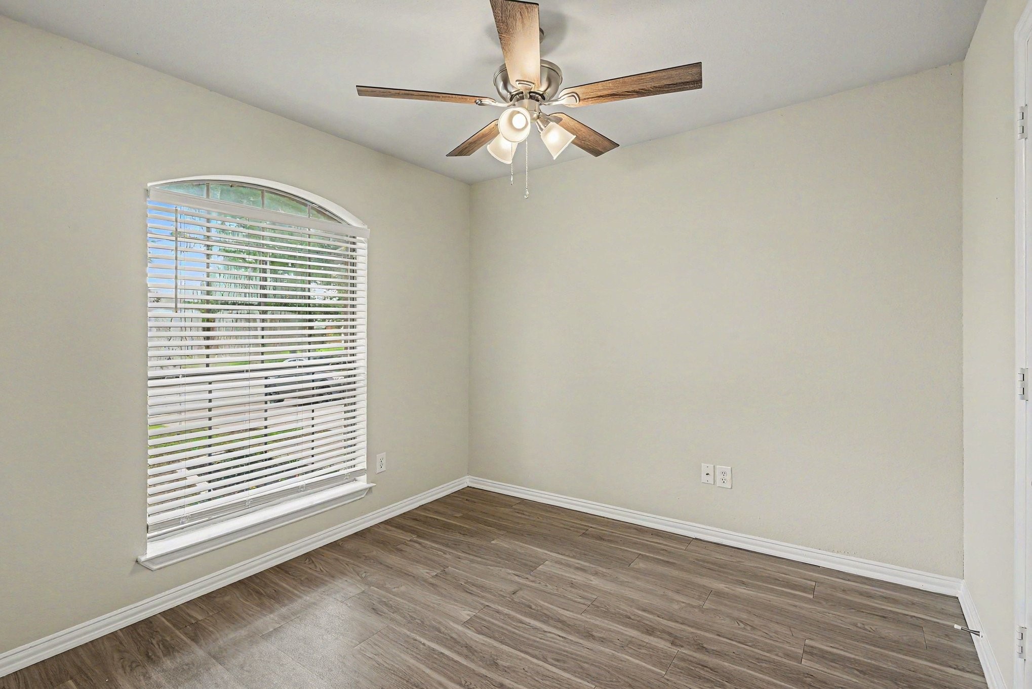 717 Oak Park Drive Azle TX 76020