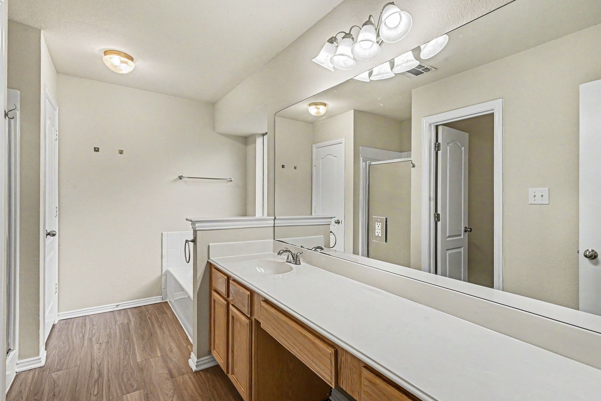 717 Oak Park Drive Azle TX 76020