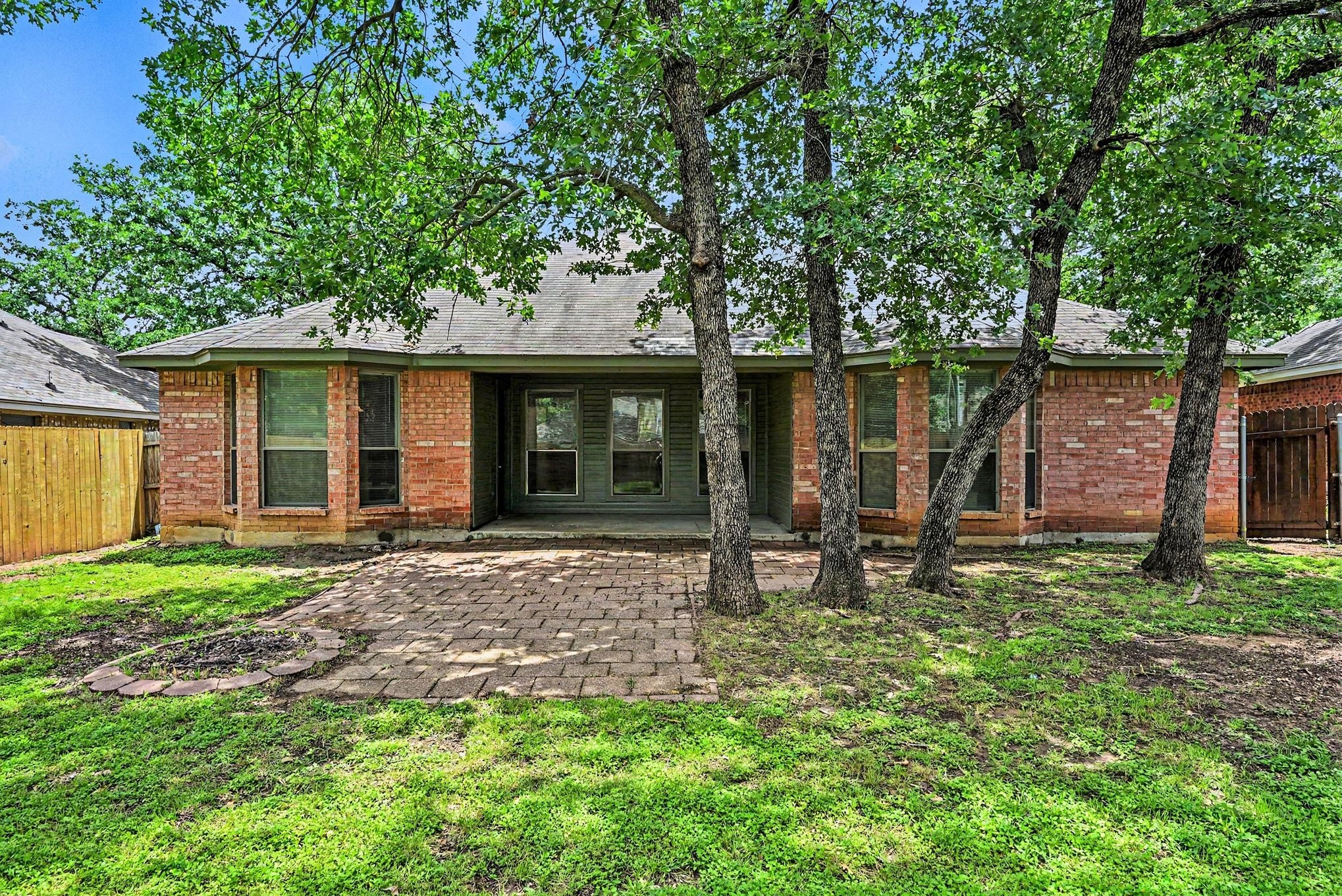 717 Oak Park Drive Azle TX 76020
