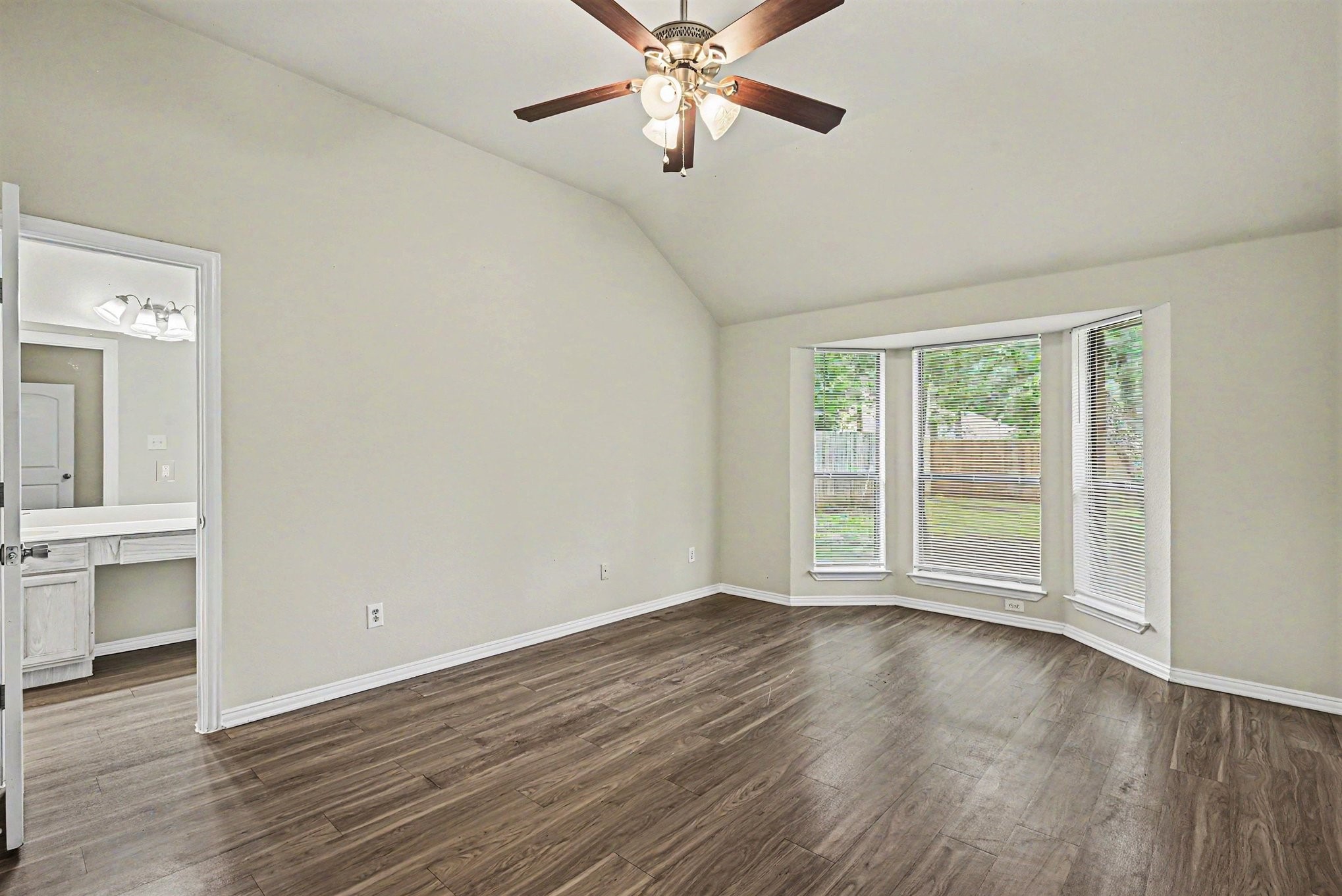 717 Oak Park Drive Azle TX 76020