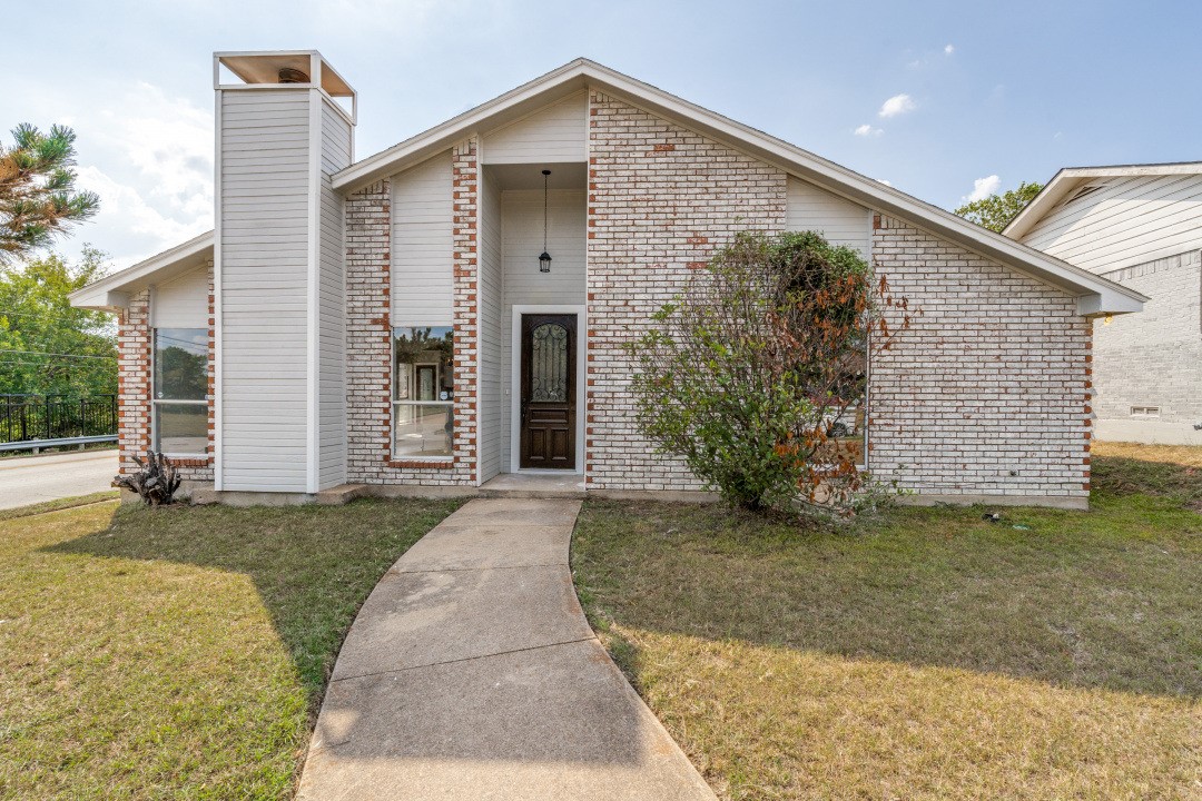 621 SW 17th Street Grand Prairie TX 75051