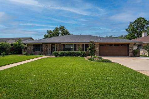 104 W Lilly Lane Arlington TX 76010