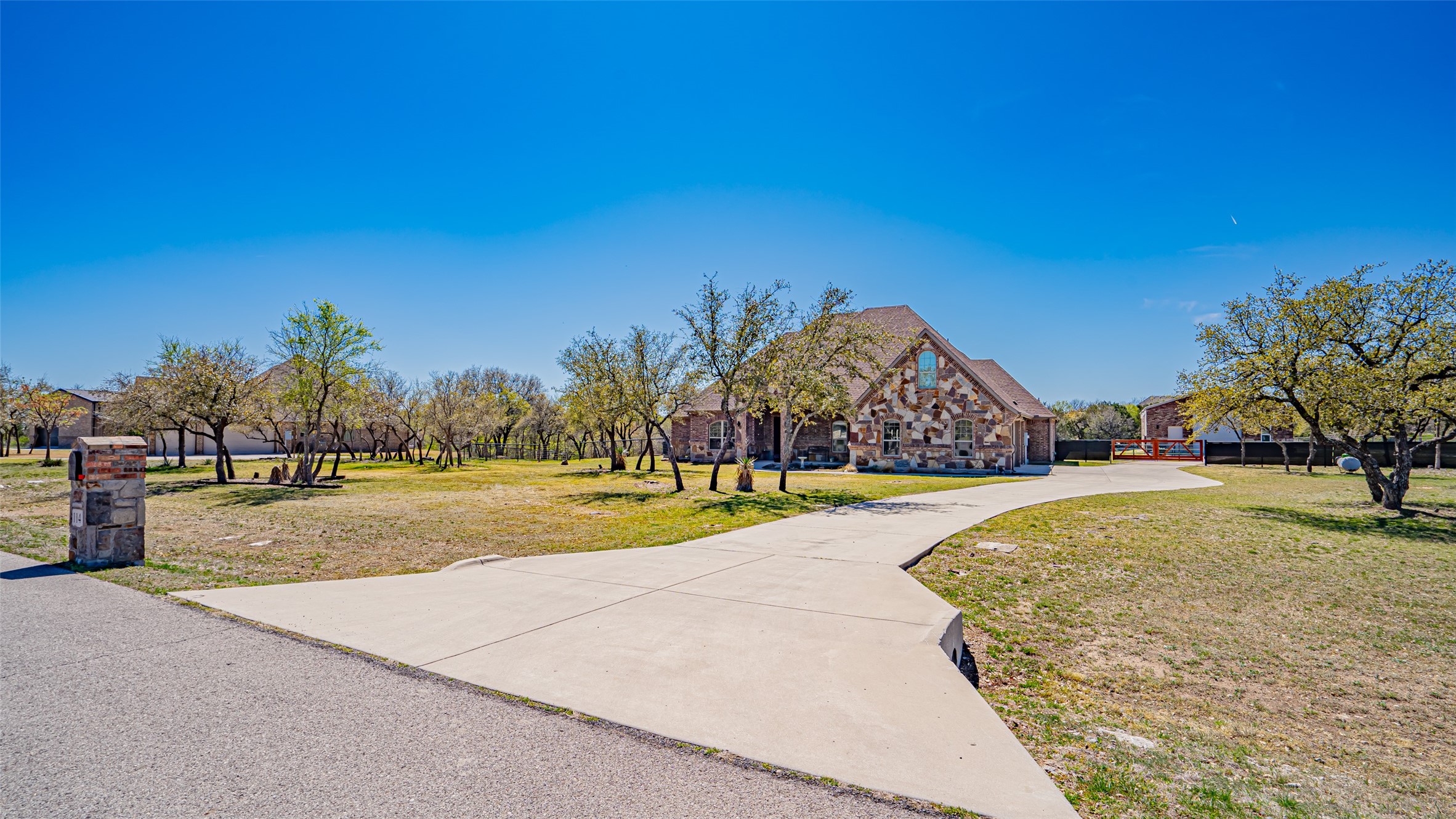 114 Woodlot Lane Azle TX 76020