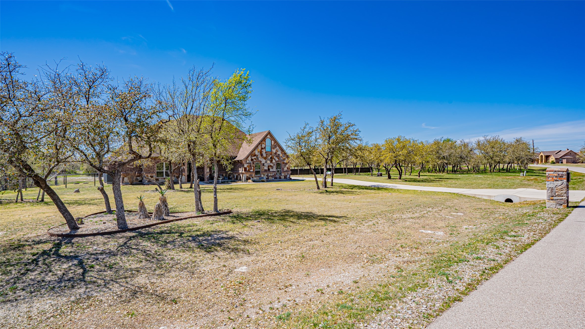 114 Woodlot Lane Azle TX 76020