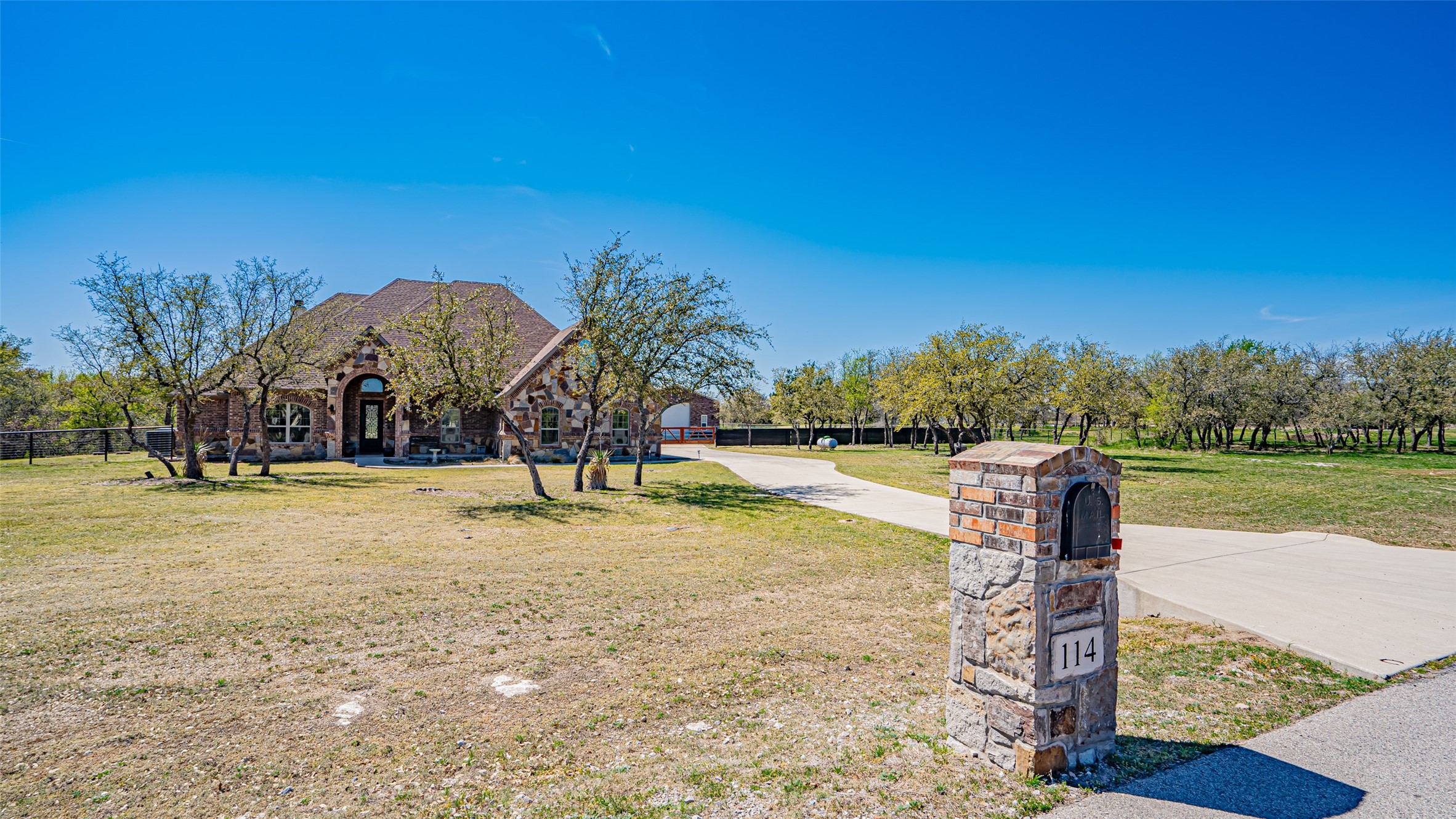 114 Woodlot Lane Azle TX 76020