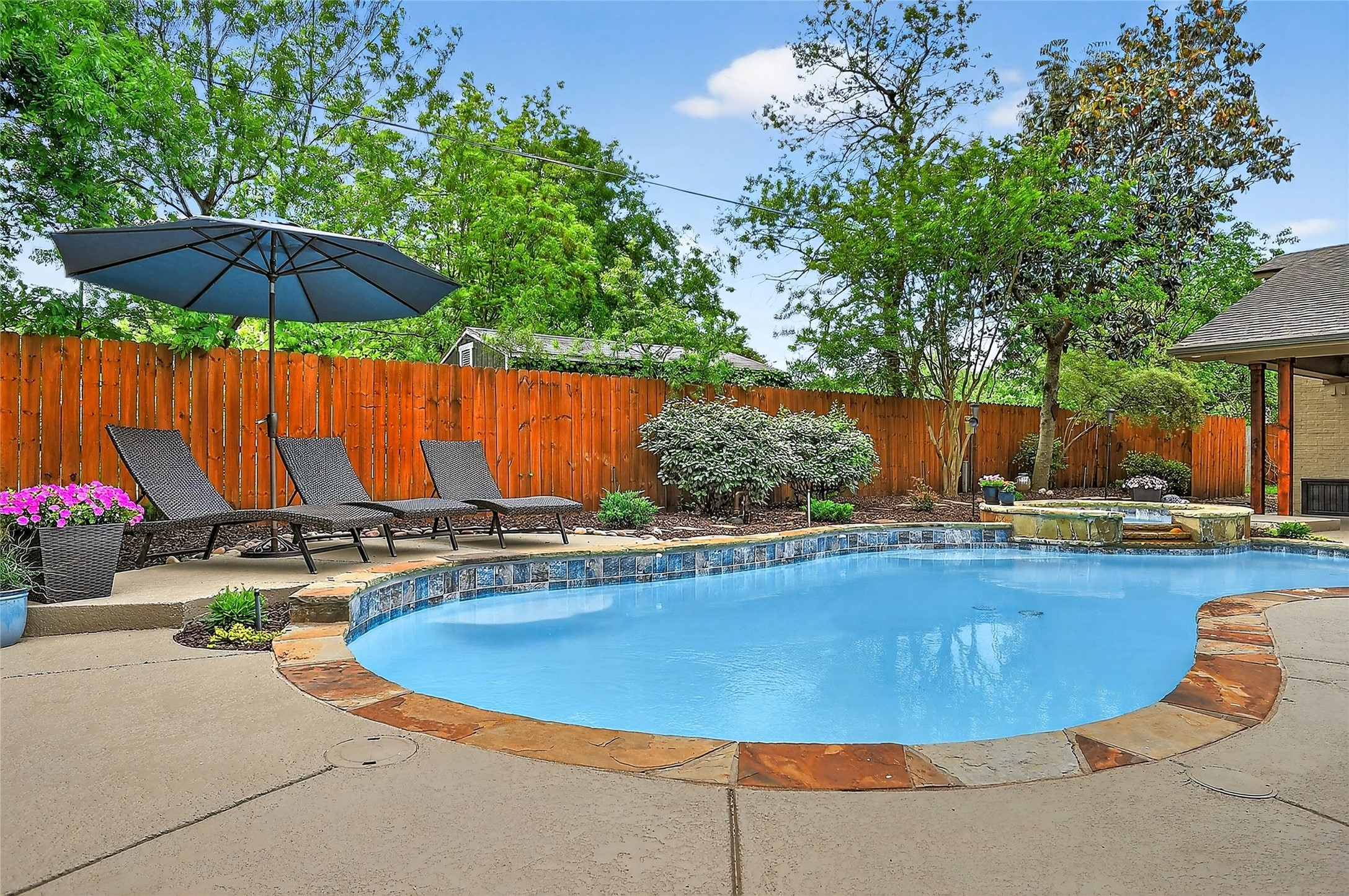 2215 Oak Creek Drive Sherman TX 75092