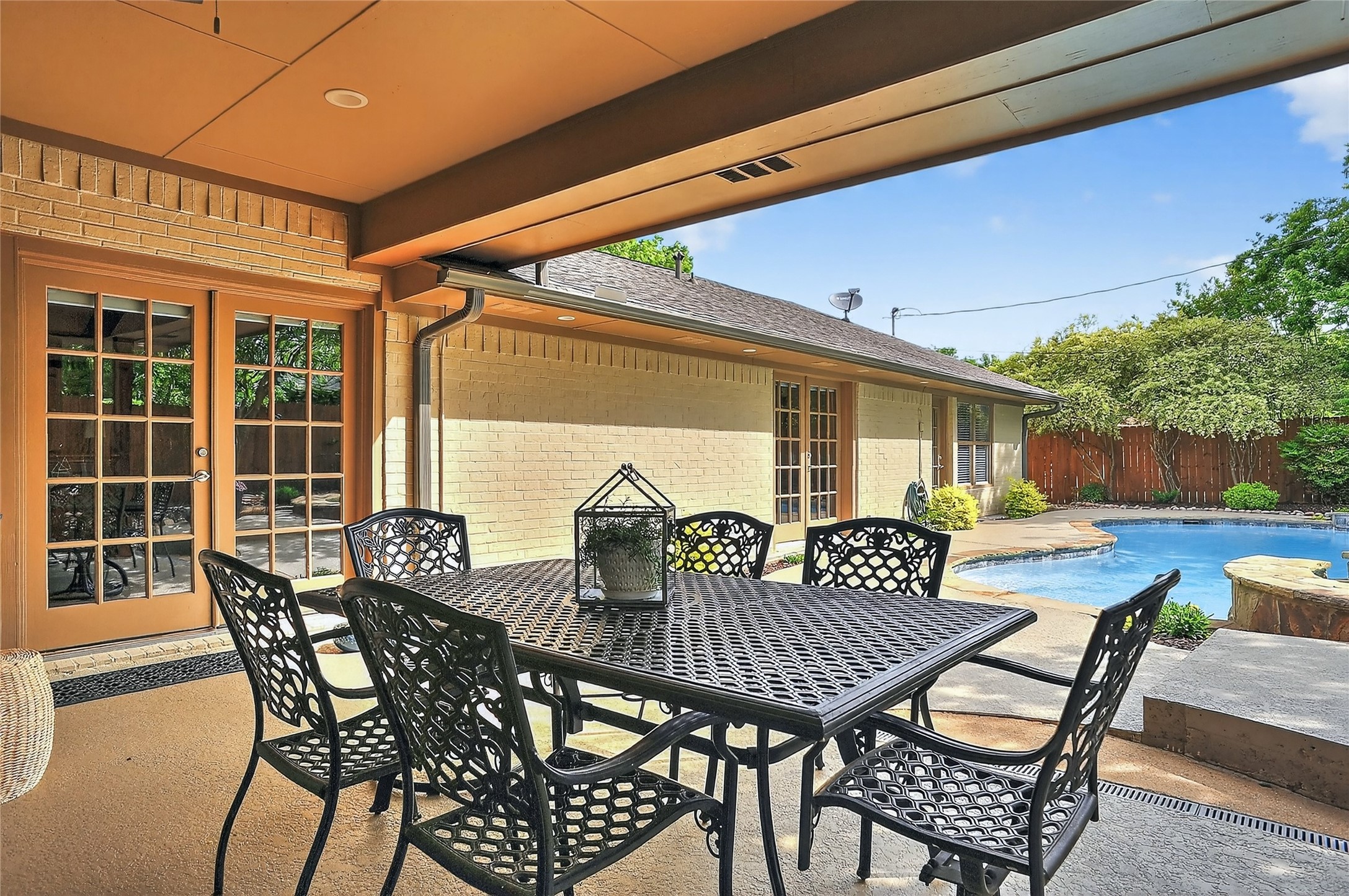 2215 Oak Creek Drive Sherman TX 75092