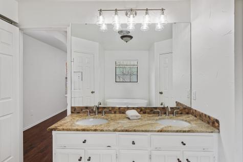 6709 Johns Court Arlington TX 76016