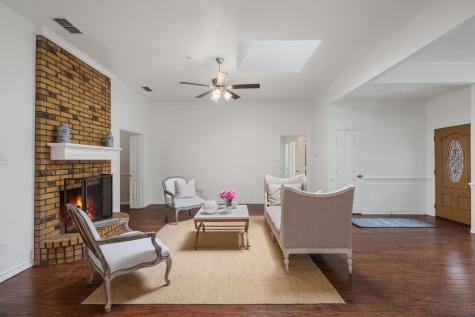 6709 Johns Court Arlington TX 76016