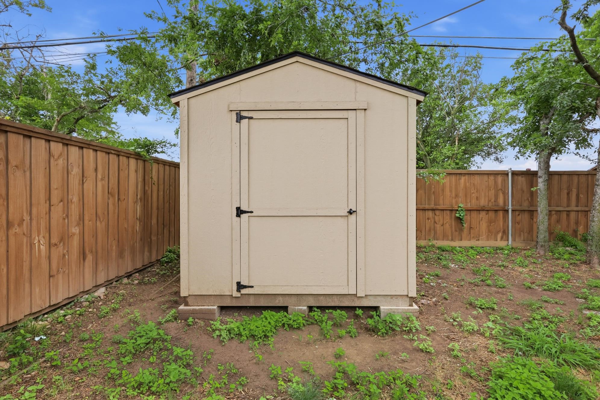 2010 Swansee Drive Dallas TX 75232