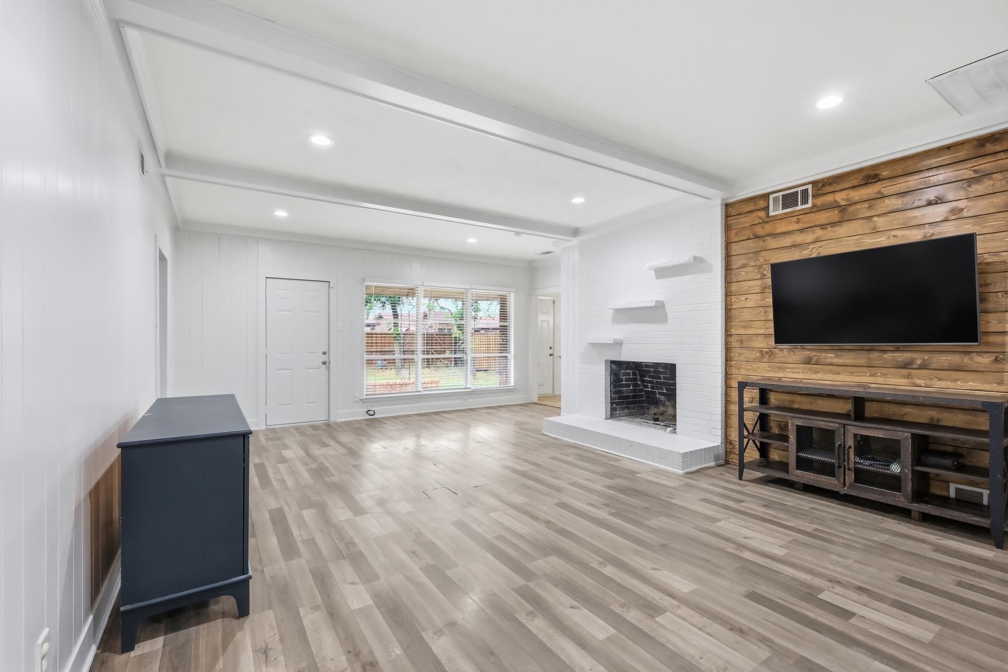 2010 Swansee Drive Dallas TX 75232