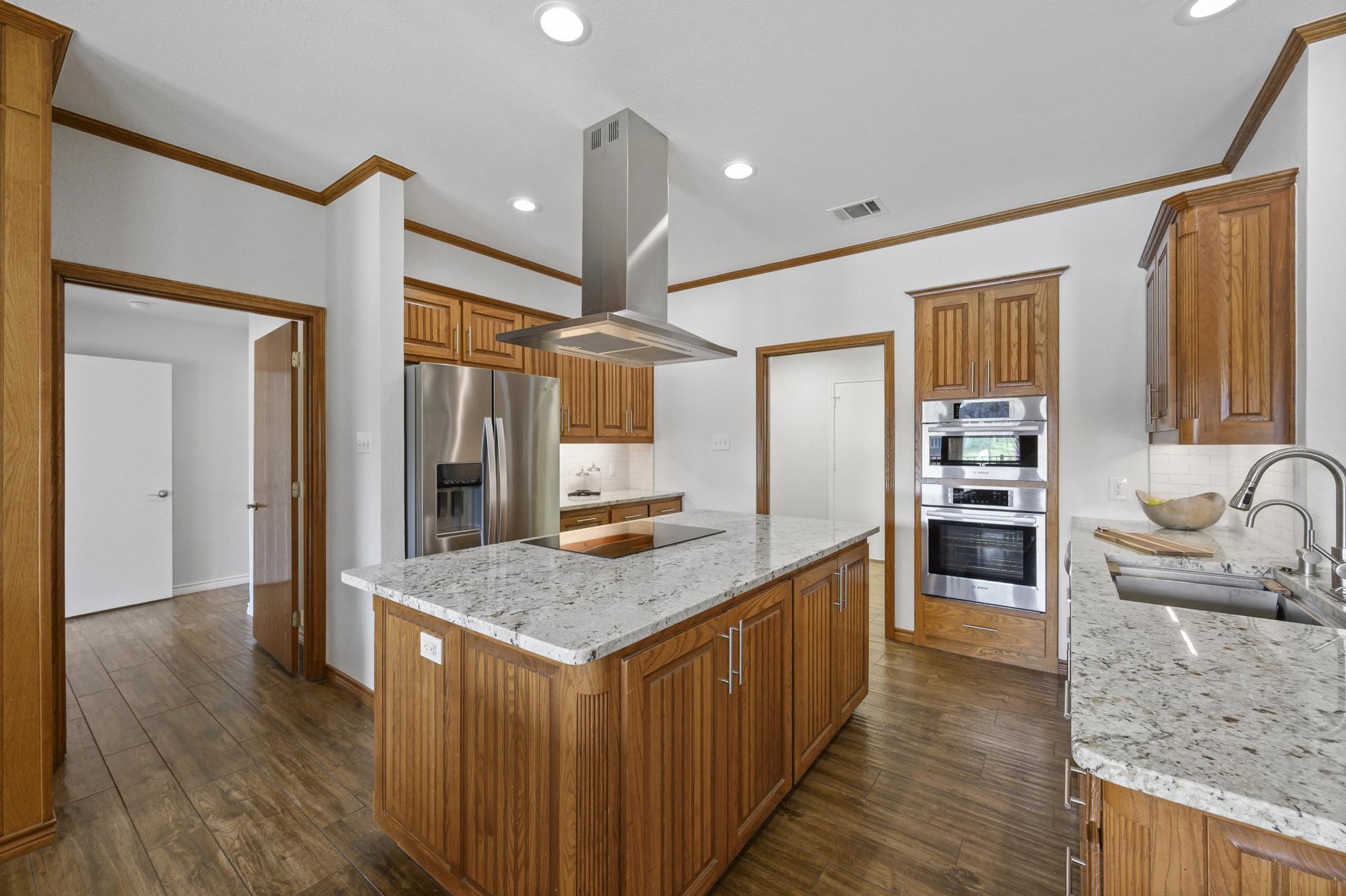 1070 Lakeview Court Copper Canyon TX 76226