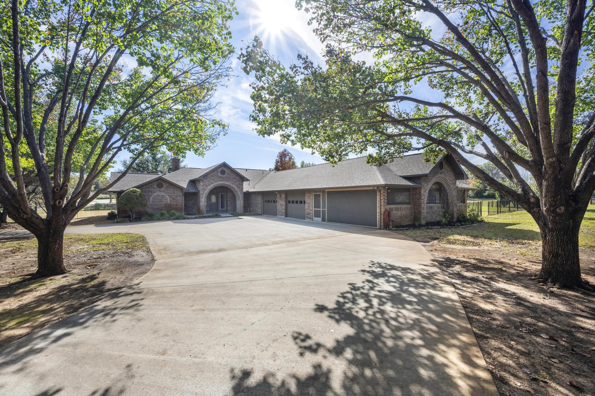 1070 Lakeview Court Copper Canyon TX 76226
