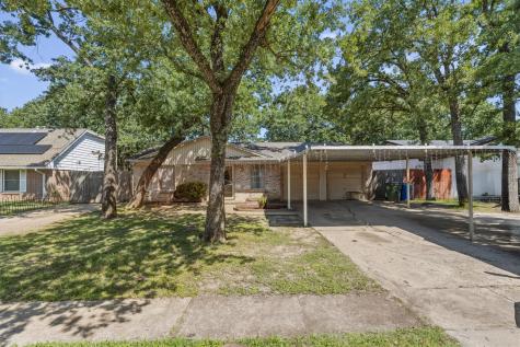 14605 Oakwood Lane Balch Springs TX 75180