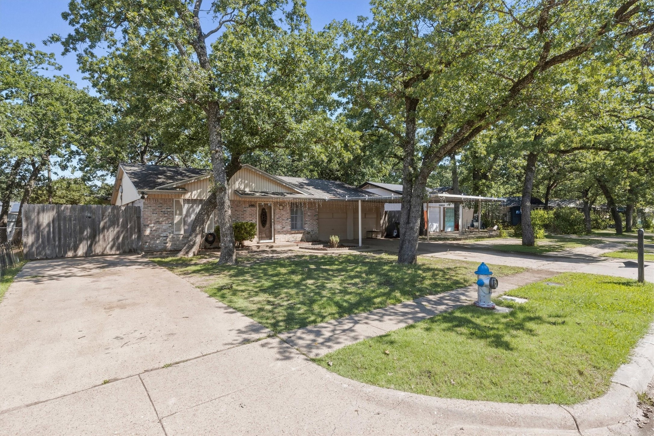 14605 Oakwood Lane Balch Springs TX 75180