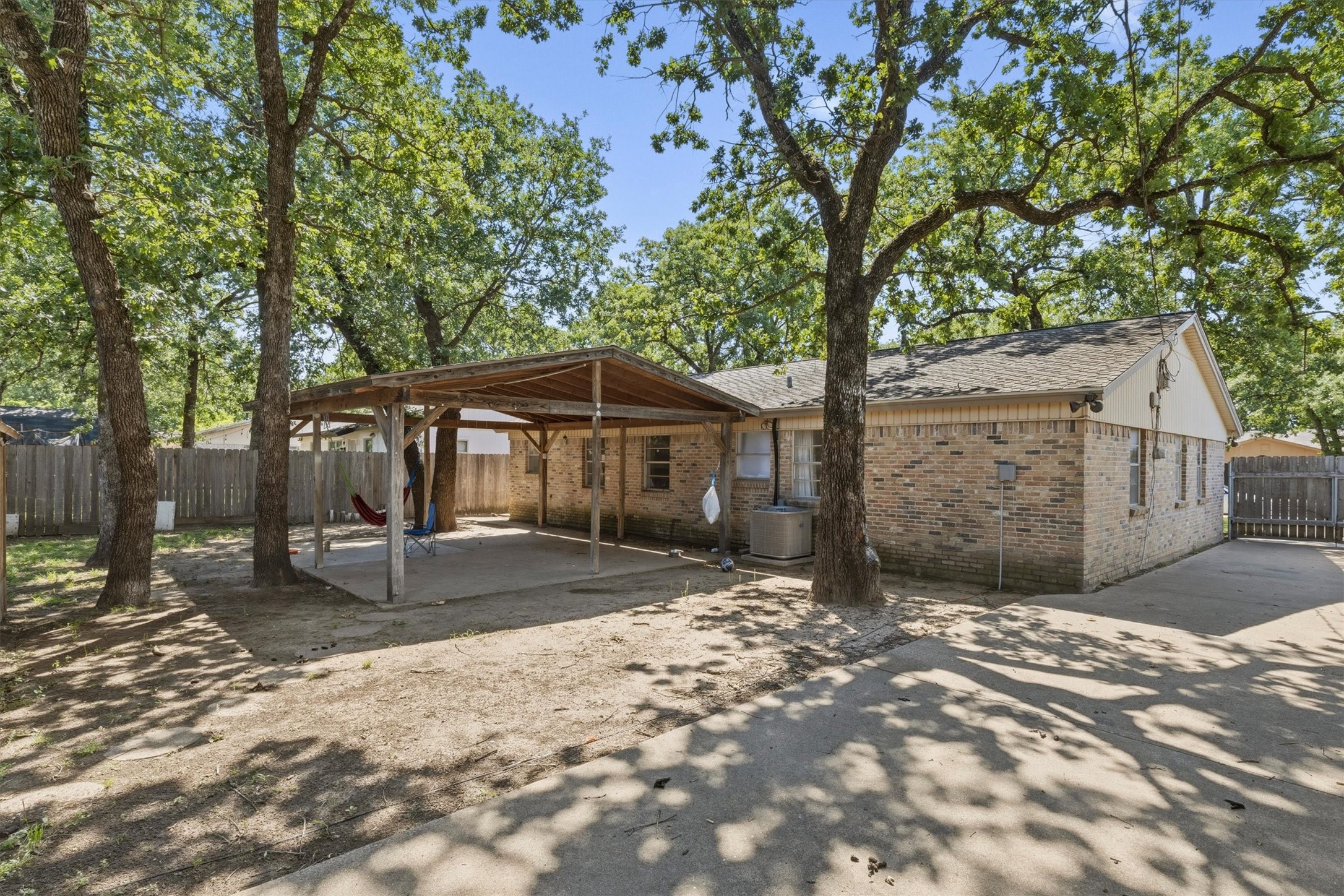 14605 Oakwood Lane Balch Springs TX 75180