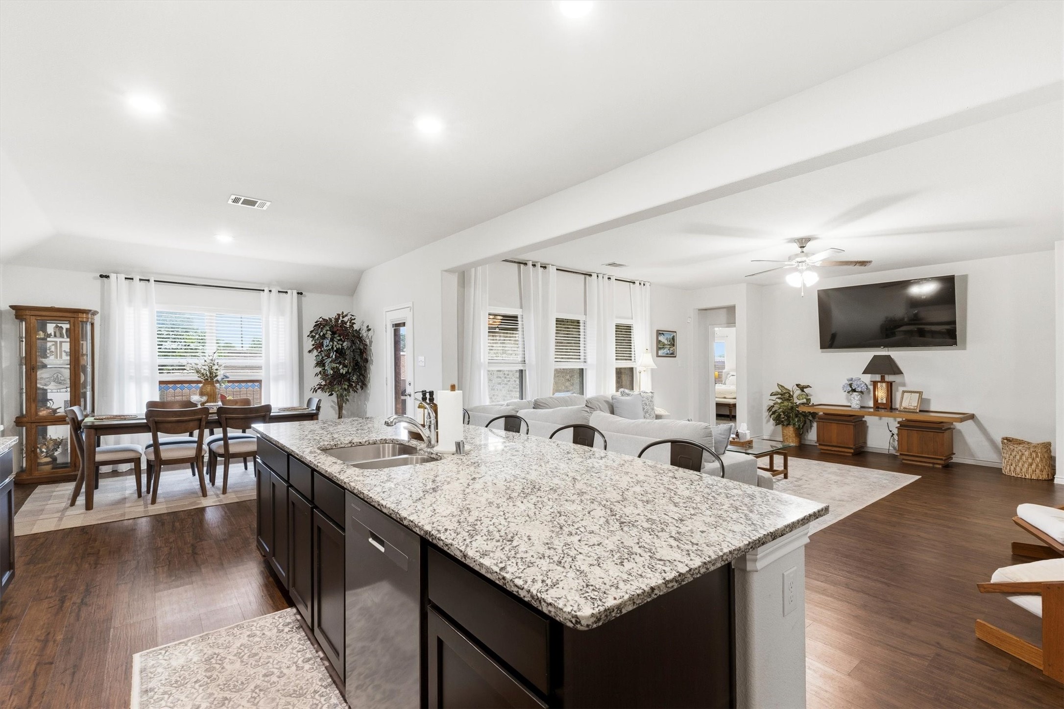 208 Hitching Post Road Red Oak TX 75154