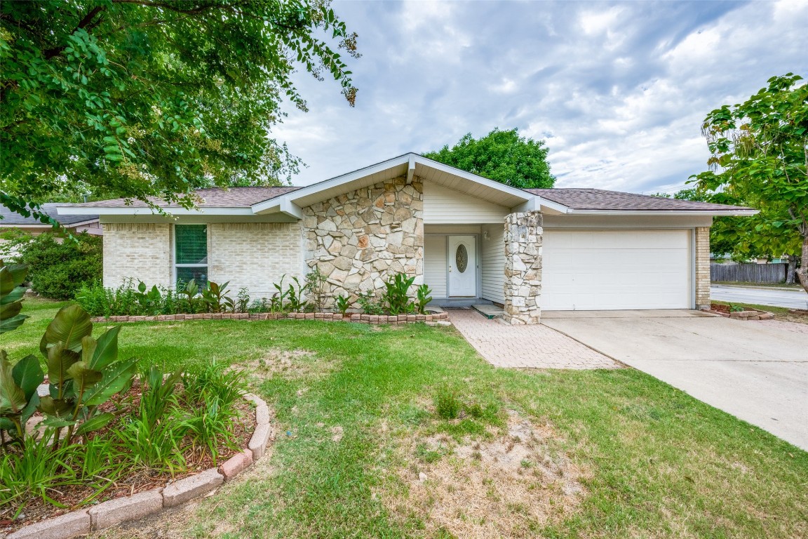 102 Crystal Bay Lewisville TX 75067