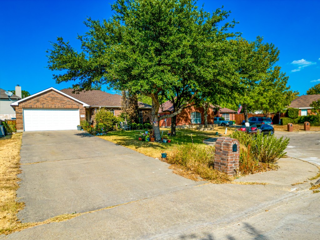4514 Shanna Court Dallas TX 75227