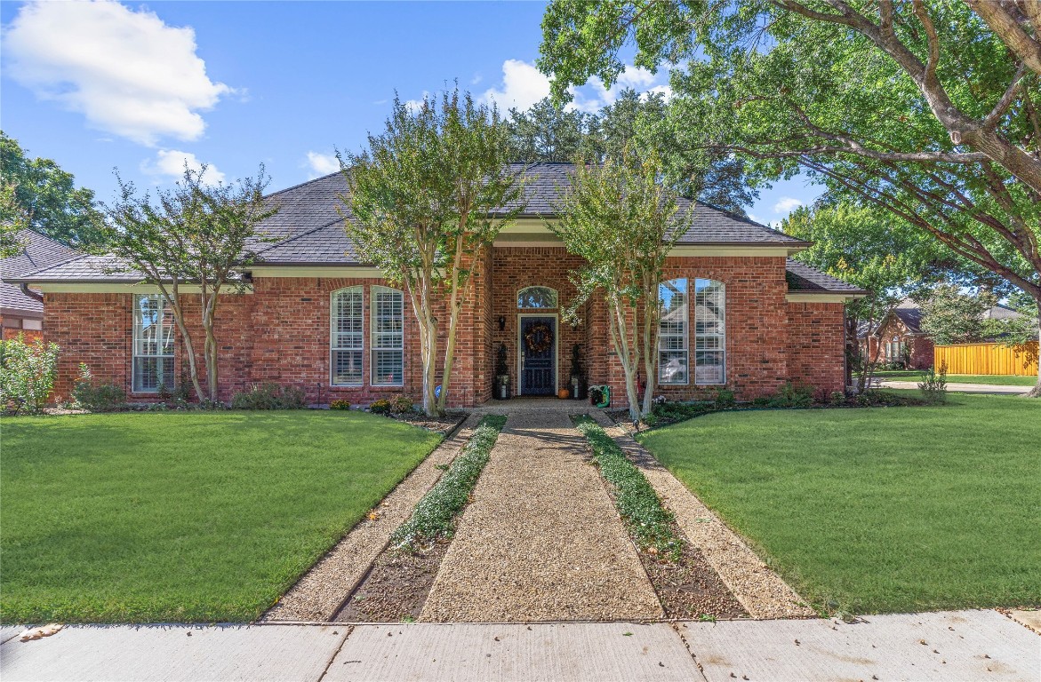 18611 Sagewood Drive Dallas TX 75252