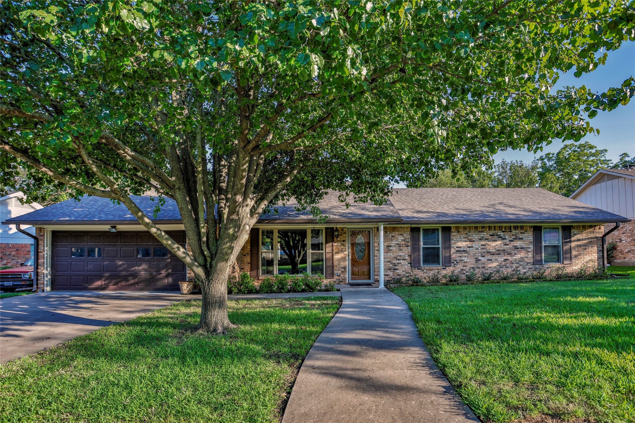 2002 Brentwood Street Gainesville TX 76240
