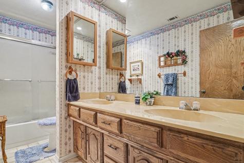 217 Faircrest Drive Garland TX 75040