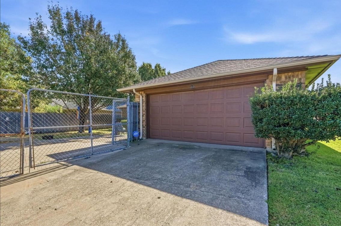 217 Faircrest Drive Garland TX 75040