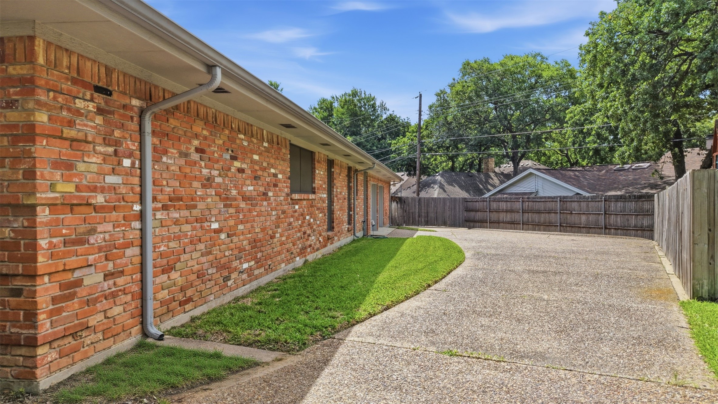 1404 Homestead Court Irving TX 75061