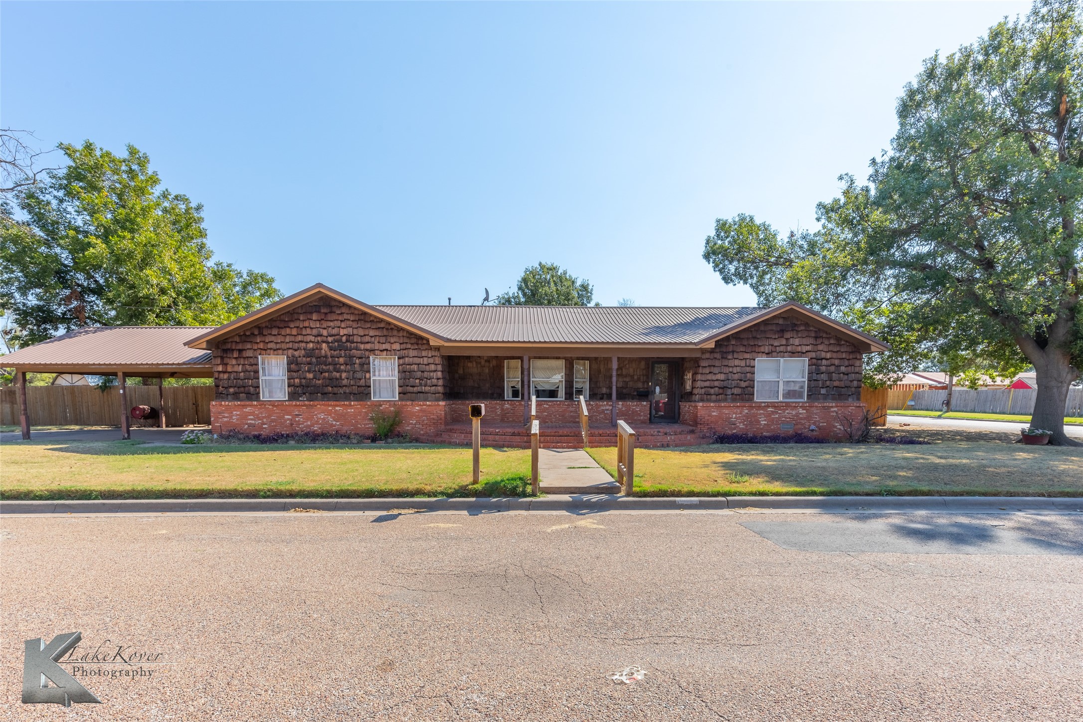 680 S 11th Avenue Munday TX 76371