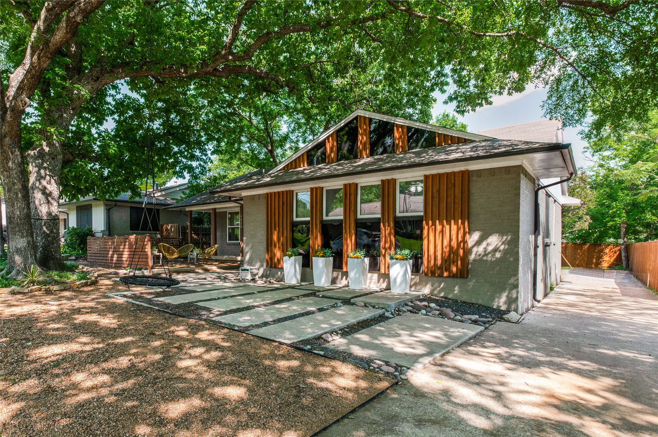 9020 Westbriar Drive Dallas TX 75228