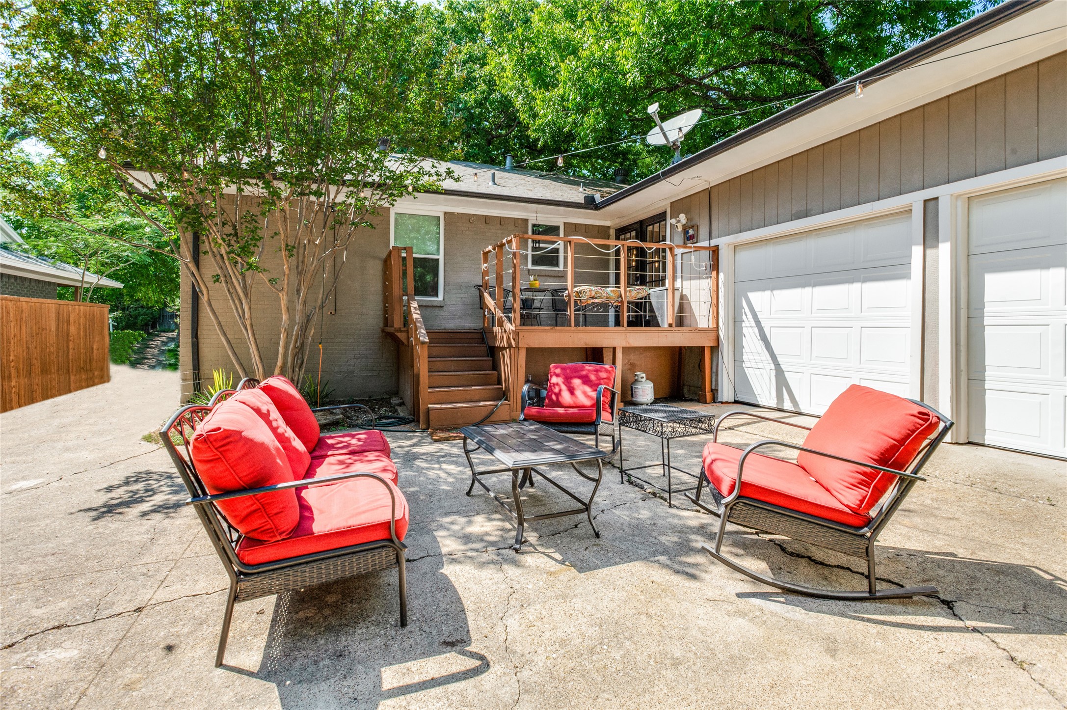 9020 Westbriar Drive Dallas TX 75228