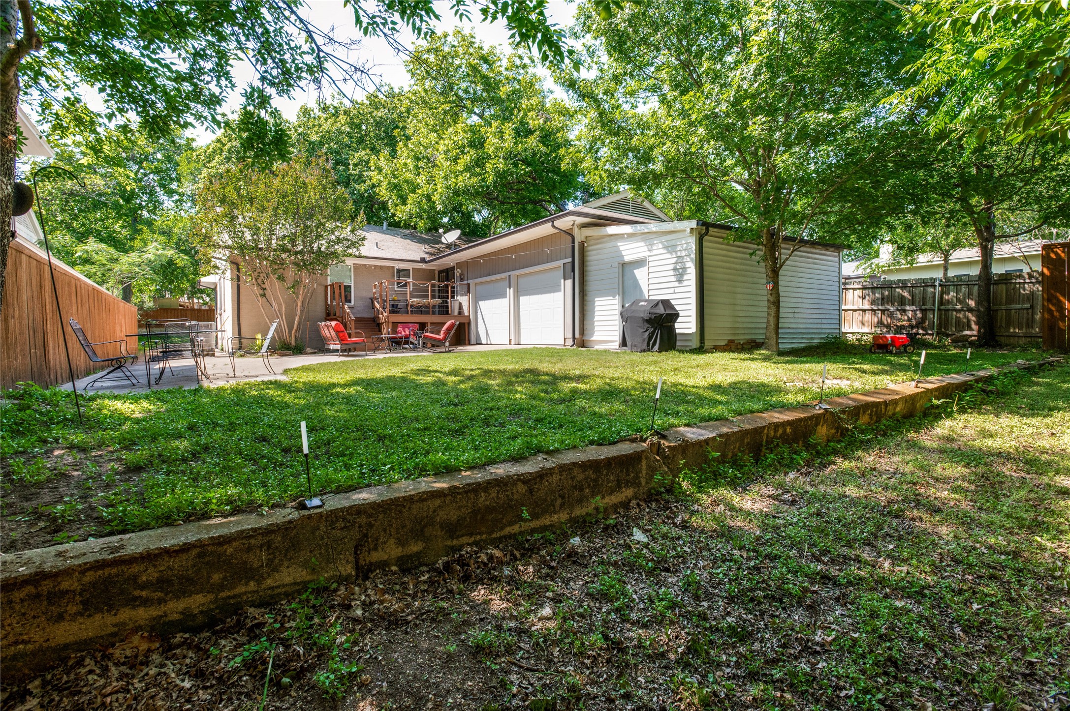 9020 Westbriar Drive Dallas TX 75228